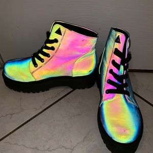 Holographic Boots
